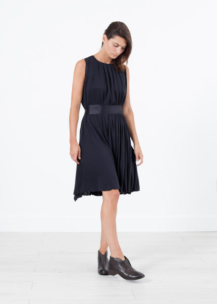 Sleeveless Pleated Dress in Navy - gstuffpro.com