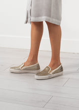 Las Vegas Slip On - gstuffpro.com