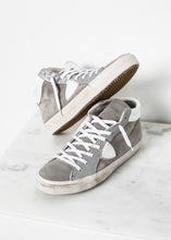 High Top Sneaker - gstuffpro.com
