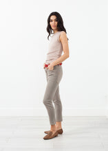 Belted Jeans - gstuffpro.com