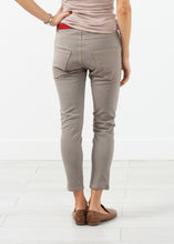 Belted Jeans - gstuffpro.com