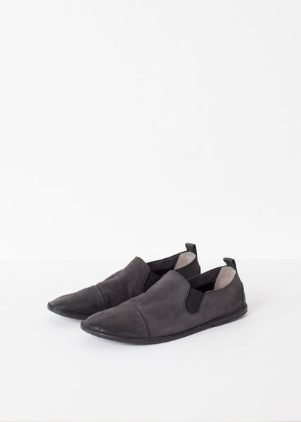 Low Chelsea Boot in Black - gstuffpro.com